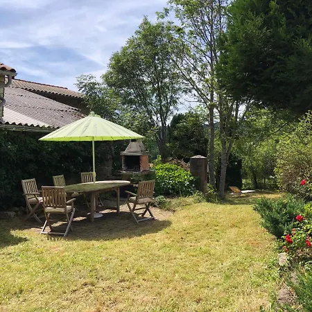 Large 100 Year Old House In Lovely Walking Area Holiday home