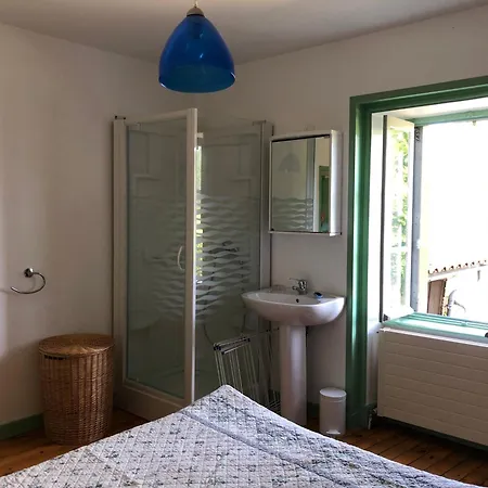Holiday home Large 100 Year Old House In Lovely Walking Area *