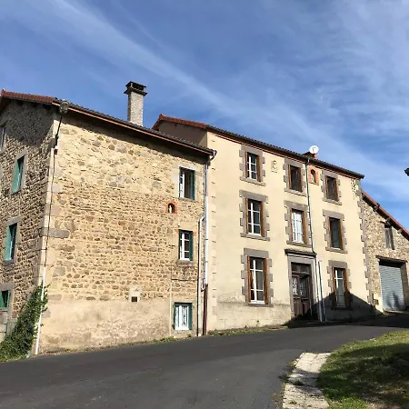 Large 100 Year Old House In Lovely Walking Area