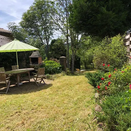 Large 100 Year Old House In Lovely Walking Area Holiday home *