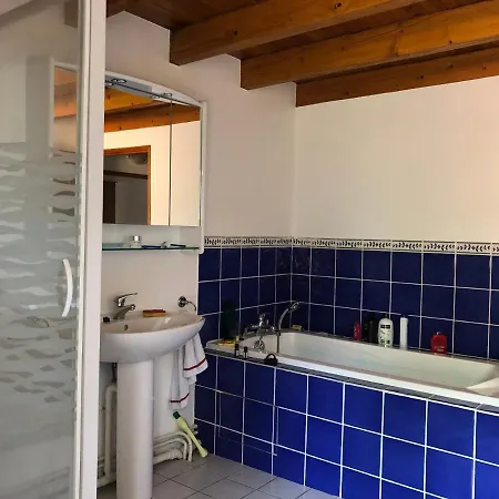 Large 100 Year Old House In Lovely Walking Area Holiday home *