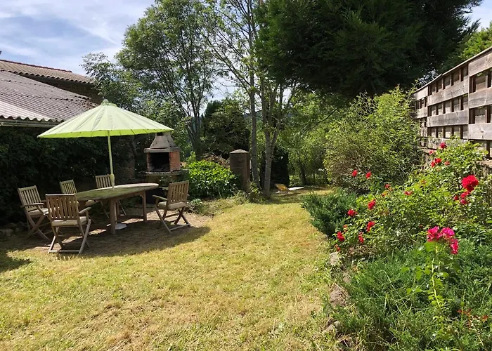 Large 100 Year Old House In Lovely Walking Area Casa vacanze *